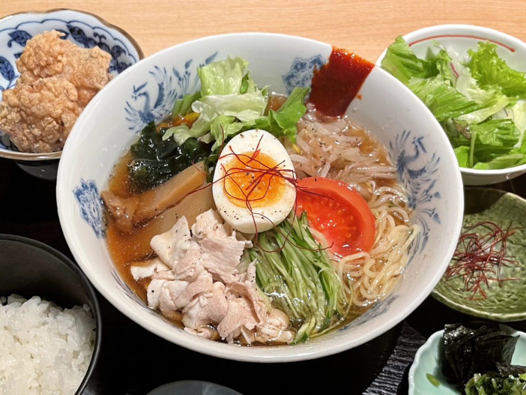 冷たいラーメンと冷やし中華は何が違う？山形の夏の味を赤坂で